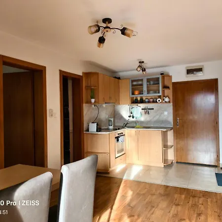 Lara's Cosy 200 M From Lift