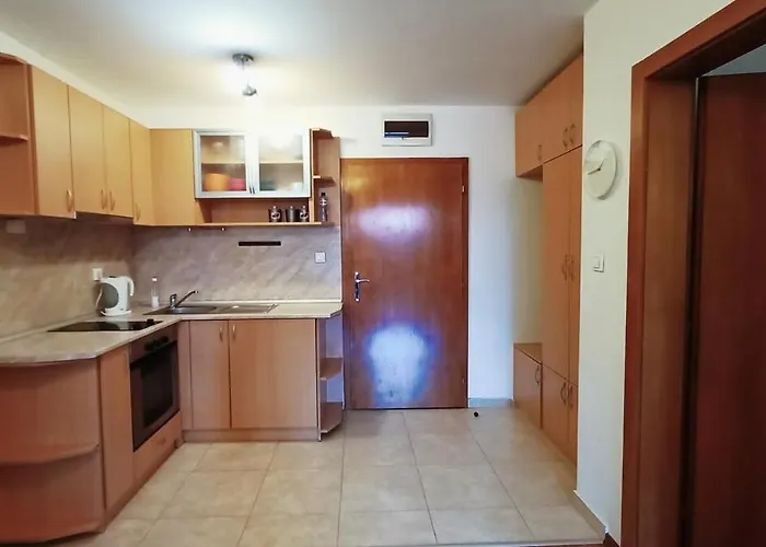 Διαμέρισμα Lara's Cosy 200 M From Lift