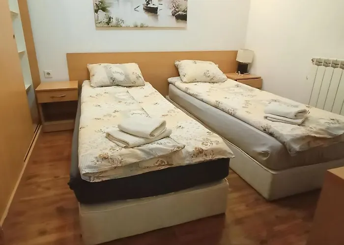 Lara's Cosy 200 M From Lift Μπάνσκο